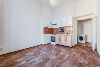 Prodej bytu 2+kk v družstevním vlastnictví 40 m², Praha 8 - Karlín