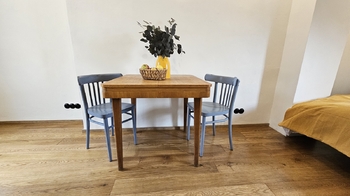 Jídelní stůl - Pronájem bytu 1+kk v osobním vlastnictví 42 m², Praha 7 - Holešovice