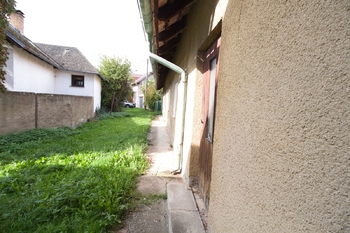 prostor před domem - Prodej domu 126 m², Svatá