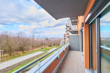 prostorná terasa - Pronájem bytu 2+kk v osobním vlastnictví 66 m², Praha 4 - Chodov