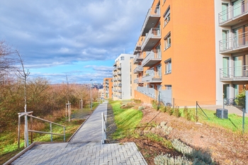 klidné okolí - Pronájem bytu 2+kk v osobním vlastnictví 66 m², Praha 4 - Chodov