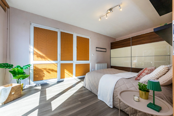 Prodej bytu 3kk se zahradou a parkovacím stáním_Zvole - Prodej bytu 3+kk v osobním vlastnictví 254 m², Zvole