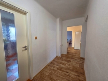 chodba - Pronájem bytu 3+1 v osobním vlastnictví 79 m², České Budějovice