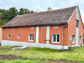 Prodej domu 298 m², Valeč