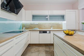 Prodej domu 258 m², Doksy