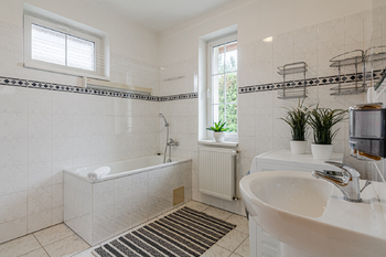 Prodej domu 258 m², Doksy