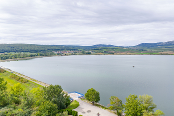 Prodej pozemku 6037 m², Přítluky
