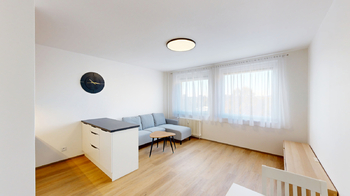obývací pokoj s kuchyňským koutem - Prodej bytu 2+kk v družstevním vlastnictví 44 m², Praha 4 - Modřany
