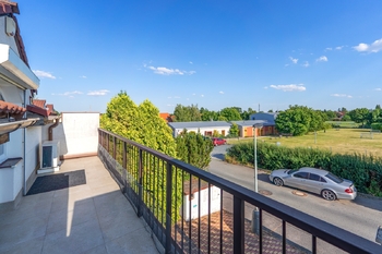 Pronájem domu 164 m², Praha 8 - Březiněves