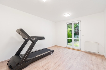Pronájem domu 164 m², Praha 8 - Březiněves