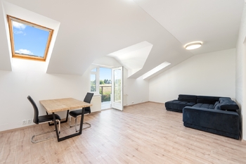 Pronájem domu 164 m², Praha 8 - Březiněves