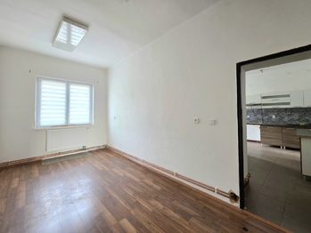 Prodej obchodních prostor 113 m², Kryry