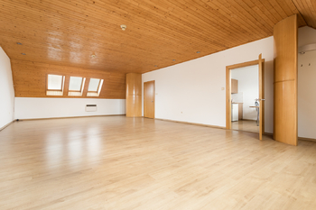 Pronájem kancelářských prostor 200 m², Paskov