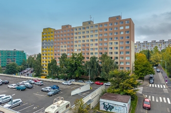 Pohled na dům - Pronájem bytu 3+kk v osobním vlastnictví 81 m², Praha 5 - Stodůlky