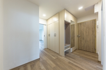 Zádveří/chodba - Pronájem bytu 3+kk v osobním vlastnictví 81 m², Praha 5 - Stodůlky