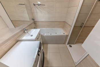 Koupelna - Pronájem bytu 3+kk v osobním vlastnictví 81 m², Praha 5 - Stodůlky