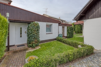 Pohled na byt / domek - Pronájem bytu 1+kk v osobním vlastnictví 42 m², Horoměřice