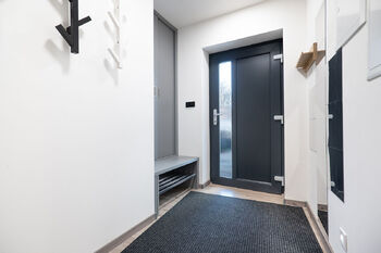 Zádveří - Prodej domu 182 m², Velká Dobrá