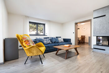 Obývací pokoj - Prodej domu 182 m², Velká Dobrá