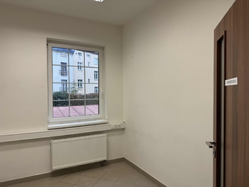 kancelář - místnost 1 - Pronájem obchodních prostor 210 m², Praha 10 - Strašnice