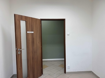 Pronájem obchodních prostor 210 m², Praha 10 - Strašnice