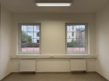 kancelář - místnost 2 - Pronájem obchodních prostor 210 m², Praha 10 - Strašnice