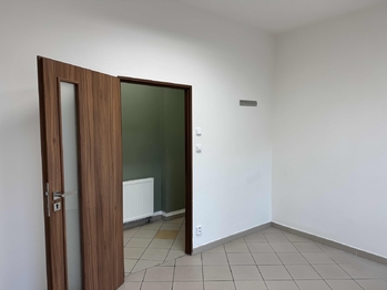 Pronájem obchodních prostor 210 m², Praha 10 - Strašnice