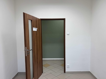 Pronájem obchodních prostor 210 m², Praha 10 - Strašnice