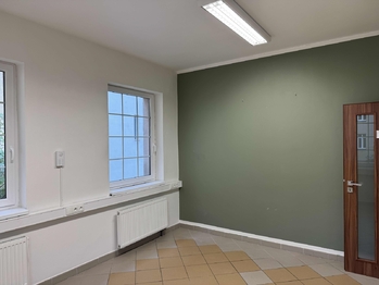 Pronájem obchodních prostor 210 m², Praha 10 - Strašnice