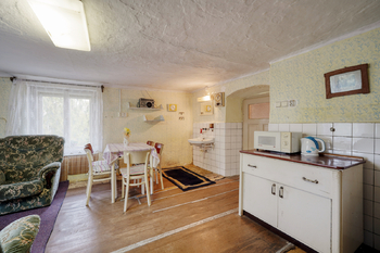 Prodej pozemku 4741 m², Žihobce