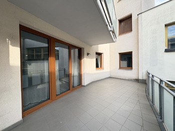 Terasa - Prodej bytu 2+kk v osobním vlastnictví 74 m², Praha 9 - Libeň
