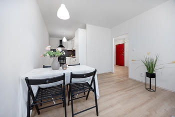 Prodej bytu 2+kk v osobním vlastnictví 49 m², Praha 10 - Petrovice