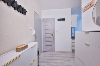 Vstupní chodba - Prodej bytu 3+1 v osobním vlastnictví 66 m², Aš