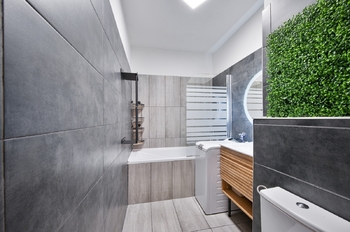 Koupelna - Prodej bytu 3+1 v osobním vlastnictví 66 m², Aš