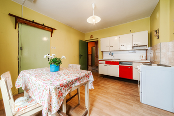 Prodej domu 284 m², Chrast
