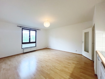Prostorný s světlý byt - Pronájem bytu 1+kk v osobním vlastnictví 31 m², Praha 5 - Stodůlky 