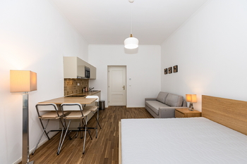 Pronájem bytu 1+kk v osobním vlastnictví 38 m², Praha 5 - Smíchov