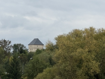 výhled ze zahrady - Prodej pozemku 782 m², Praha 10 - Královice