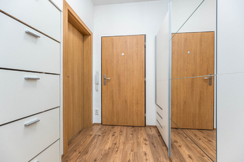 Pronájem bytu 2+kk v osobním vlastnictví 60 m², Praha 9 - Čakovice