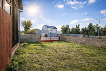 možné parkoviště - Pronájem výrobních prostor 159 m², Mšeno