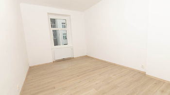 pokoj 2 - Prodej bytu 2+kk v osobním vlastnictví 46 m², Praha 3 - Žižkov