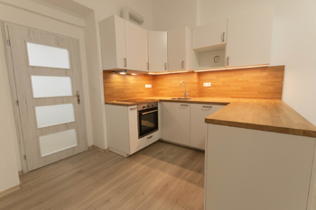 Prodej bytu 3+kk v osobním vlastnictví 64 m², Praha 3 - Žižkov