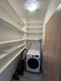 komora  - Pronájem bytu 2+kk v osobním vlastnictví 52 m², Praha 10 - Uhříněves