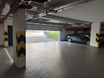 garáž - Pronájem bytu 2+kk v osobním vlastnictví 52 m², Praha 10 - Uhříněves