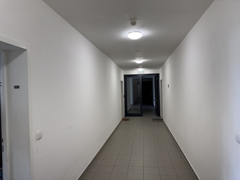 sklep - Pronájem bytu 2+kk v osobním vlastnictví 52 m², Praha 10 - Uhříněves