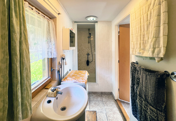 Koupelna - Prodej chaty / chalupy 76 m², Nejdek