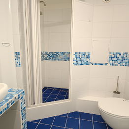 Koupelna - Prodej bytu 2+kk v osobním vlastnictví 48 m², Kladno