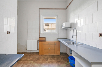 Prodej skladovacích prostor 1220 m², Skorošice