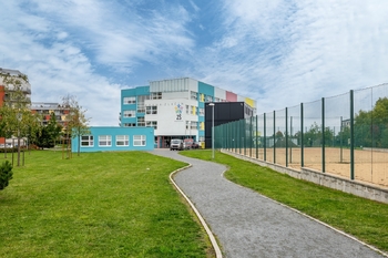 Školy, školky i sportoviště kousek od domu - Prodej bytu 2+kk v osobním vlastnictví 67 m², Praha 5 - Zličín