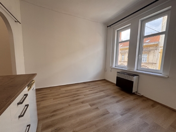 Pronájem bytu 1+kk v osobním vlastnictví 25 m², Praha 8 - Libeň